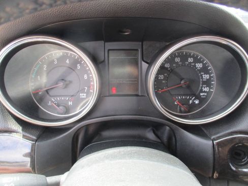 Used 2013 Jeep Grand Cherokee Laredo AWD/4WD image 17