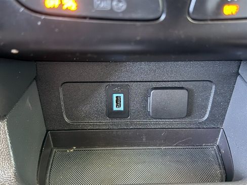 Used 2017 Ford Escape SE FWD image 34