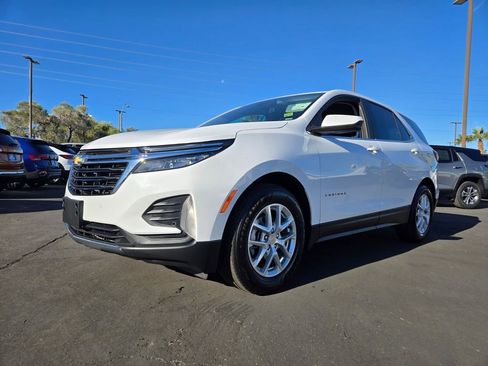 Used 2024 Chevrolet Equinox LT image 2