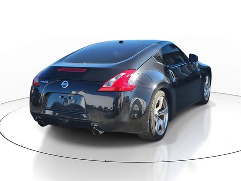 Used 2010 Nissan 370Z Touring image 4