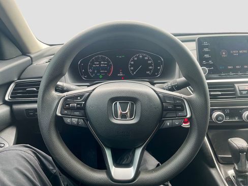 Used 2018 Honda Accord LX image 11