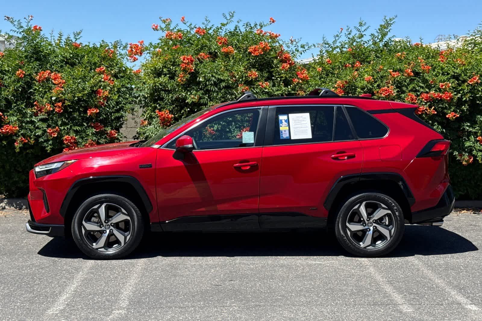 Used 2024 Toyota RAV4 SE w/ Weather & Moonroof Package AWD/4WD image 5