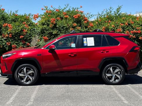 Used 2024 Toyota RAV4 SE w/ Weather & Moonroof Package AWD/4WD image 5