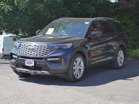 Certified 2024 Ford Explorer Platinum AWD/4WD image 2