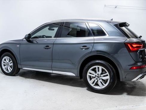 Used 2023 Audi Q5 2.0T Premium w/ Convenience Package AWD/4WD image 2