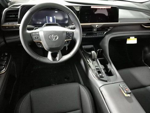 New 2026 Toyota Crown Platinum image 10