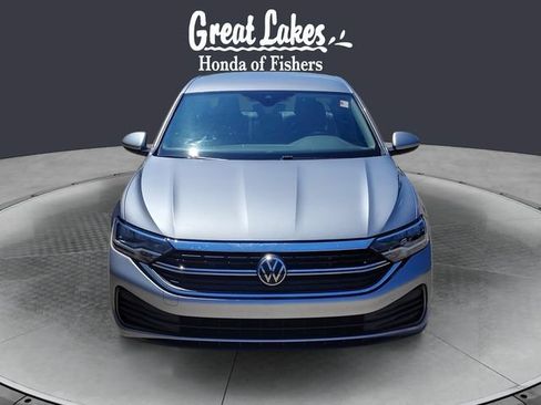 Used 2024 Volkswagen Jetta SE FWD image 8