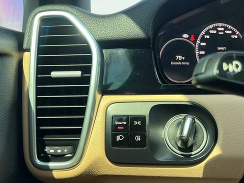 Used 2019 Porsche Cayenne E-Hybrid AWD/4WD image 30