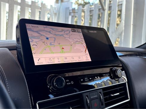 Used 2024 Nissan Armada Platinum w/ Captain's Chairs Package image 8