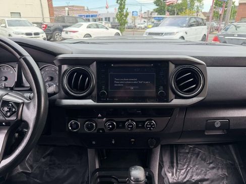 Used 2017 Toyota Tacoma TRD Sport w/ Tow Package (A/T) AWD/4WD image 17
