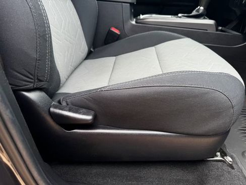 Used 2022 Toyota Tacoma 4x4 Double Cab image 41