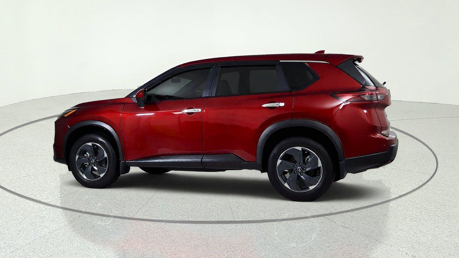 Used 2025 Nissan Rogue SV AWD/4WD image 4