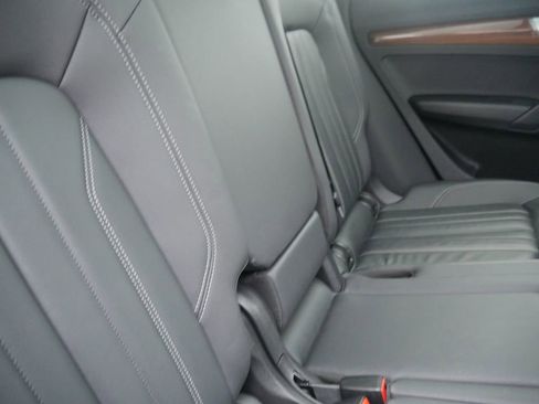 Certified 2023 Audi Q5 2.0T Premium w/ Convenience Package image 37