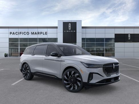 New 2026 Lincoln Nautilus Reserve w/ Jet Appearance Package AWD/4WD image 7