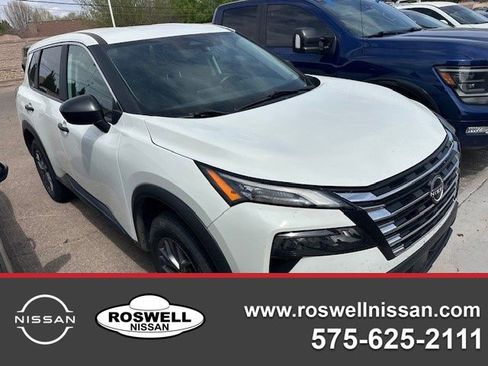 Used 2024 Nissan Rogue S image 1