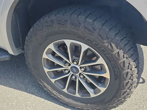 Used 2019 Ford F150 XLT w/ Equipment Group 302A Luxury image 4