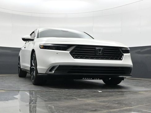 Used 2023 Honda Accord Touring image 28