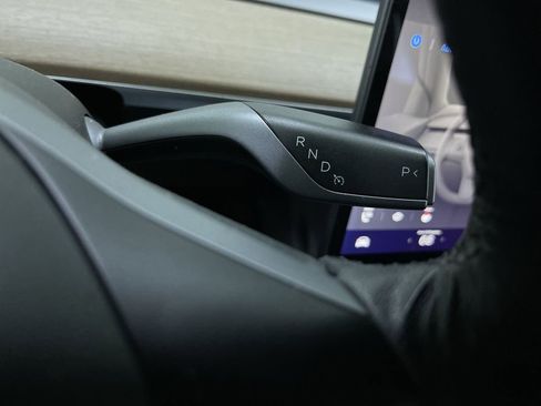 Used 2022 Tesla Model Y Long Range image 24