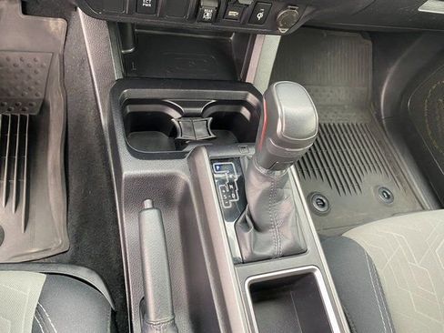 Used 2022 Toyota Tacoma TRD Sport image 22