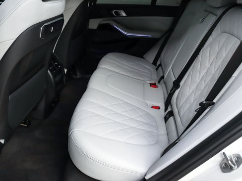 Used 2026 BMW X5 sDrive40i w/ M Sport Package RWD image 18