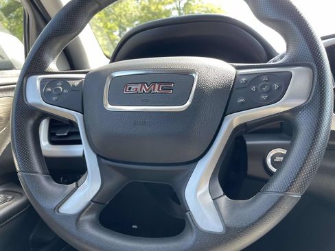 Used 2024 GMC Terrain SLE AWD/4WD image 29
