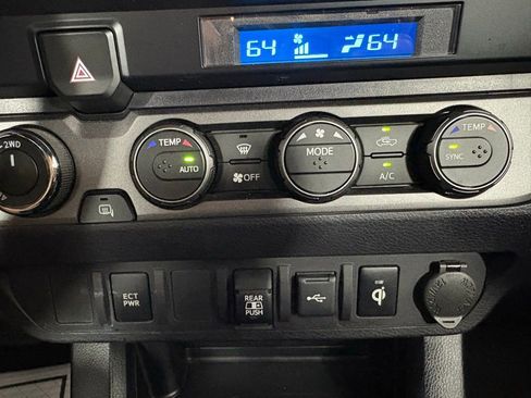 Used 2021 Toyota Tacoma TRD Off-Road AWD/4WD image 25