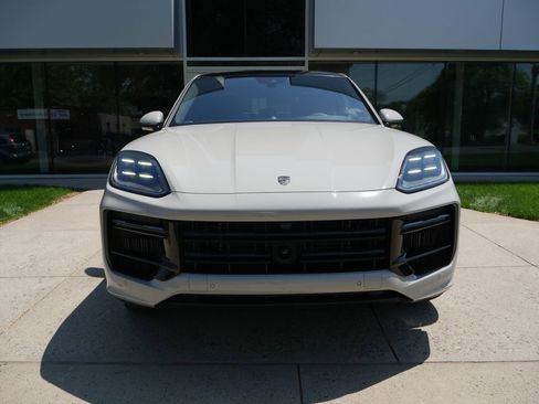 New 2026 Porsche Cayenne Turbo AWD/4WD image 10