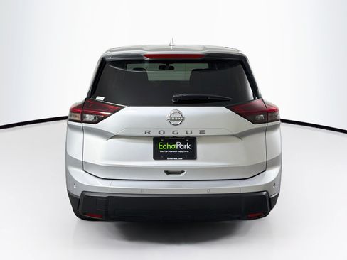 Used 2025 Nissan Rogue SV FWD image 7