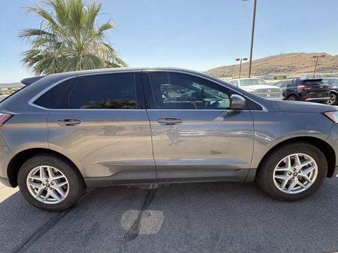 Used 2022 Ford Edge SEL AWD/4WD image 6