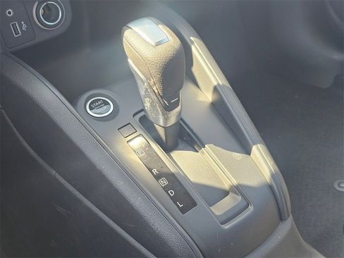 New 2025 Nissan Kicks Play S image 17