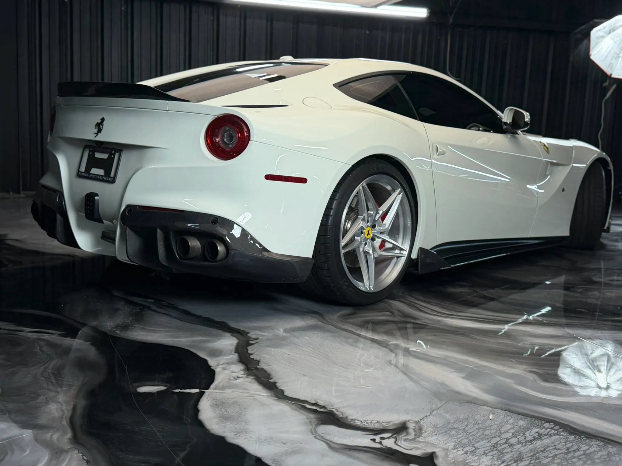 Used 2015 Ferrari F12 Berlinetta RWD image 25