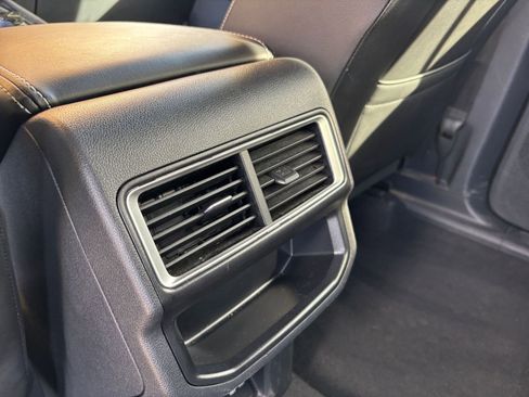 Used 2025 Volkswagen Atlas Cross Sport SE image 24