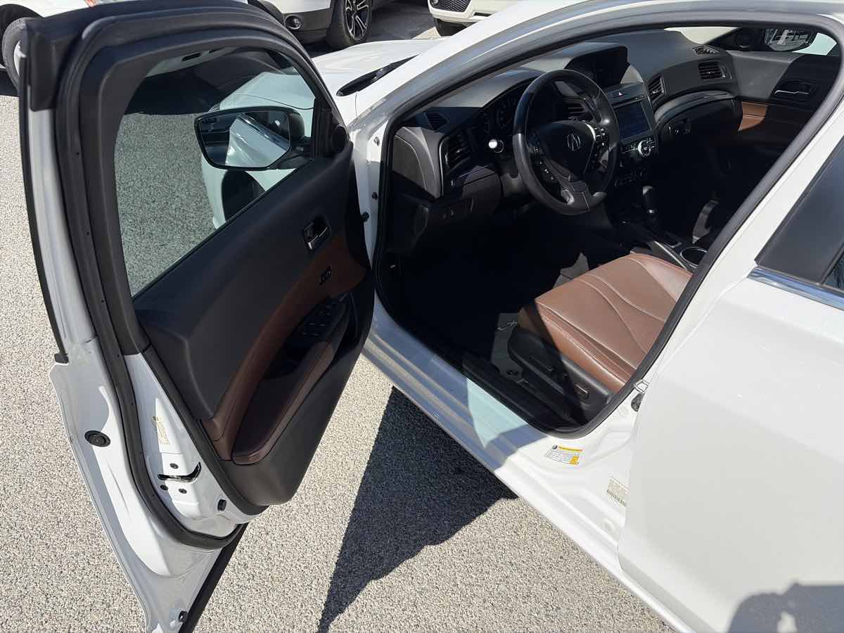 Used 2019 Acura ILX w/ Technology Package FWD image 6