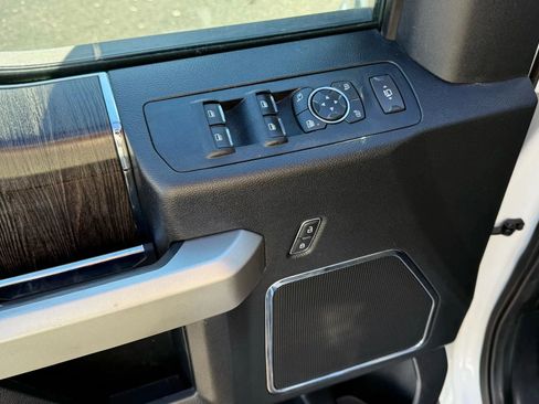 Used 2021 Ford F250 Lariat image 15