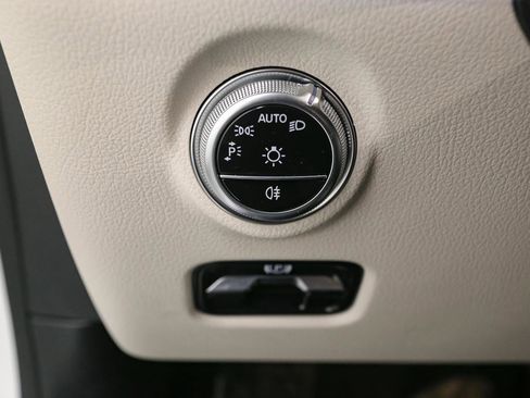 Used 2023 Mercedes-Benz C 300 4MATIC Sedan image 44