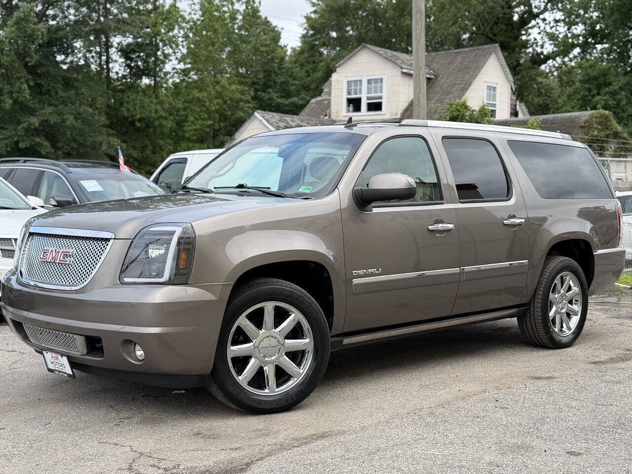 Used 2012 GMC Yukon XL Denali AWD/4WD image 2
