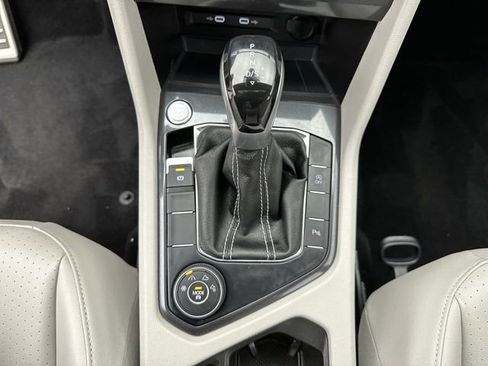 Used 2023 Volkswagen Tiguan SE R-Line image 20