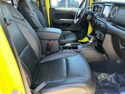 Used 2023 Jeep Wrangler Unlimited Sahara w/ Cold Weather Group AWD/4WD image 16