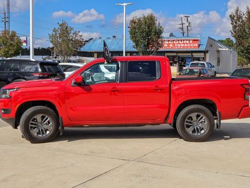 Certified 2025 Nissan Frontier SV image 23