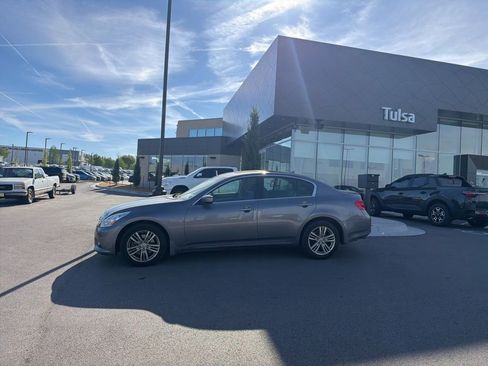 Used 2013 INFINITI G37 x w/ Premium Pkg image 4