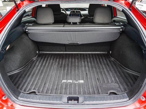 Used 2019 Toyota Prius LE w/ Carpet Mat Package image 24