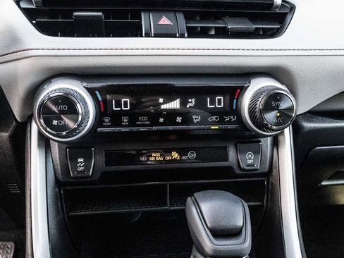 Certified 2025 Toyota RAV4 XLE FWD image 29