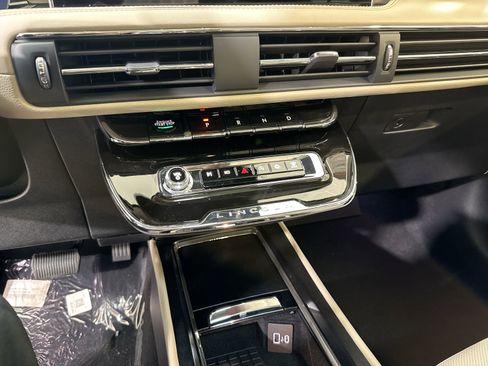 New 2026 Lincoln Corsair Reserve image 21