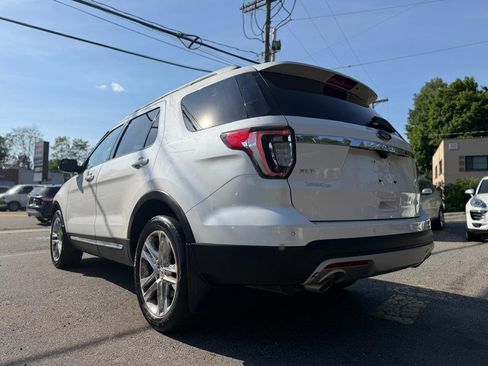 Used 2016 Ford Explorer XLT w/ Equipment Group 202A AWD/4WD image 5