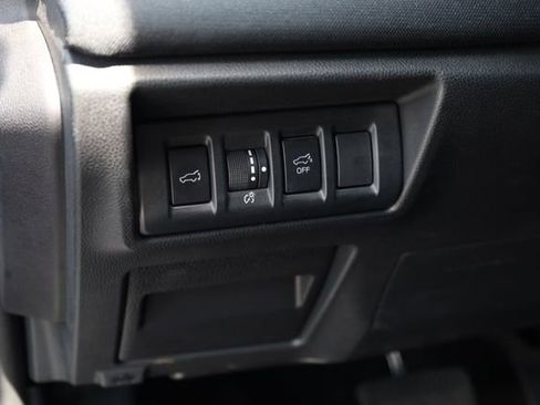 Used 2025 Subaru Outback Premium AWD/4WD image 14