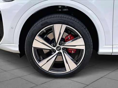 New 2025 Audi SQ5 Premium Plus image 11