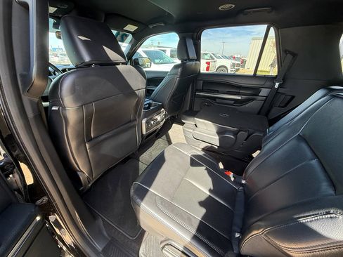 Used 2021 Ford Expedition Max XLT image 15