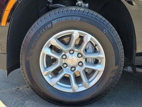 Used 2026 Chevrolet Tahoe LS RWD image 32