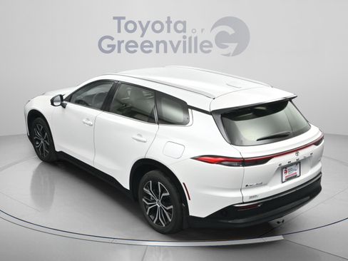 Certified 2025 Toyota Crown Signia image 10