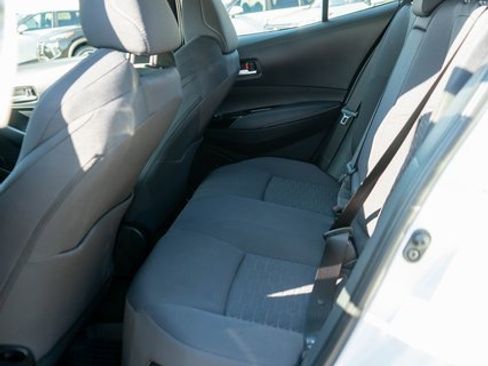 Used 2022 Toyota Corolla SE w/ SE Preferred Package image 12